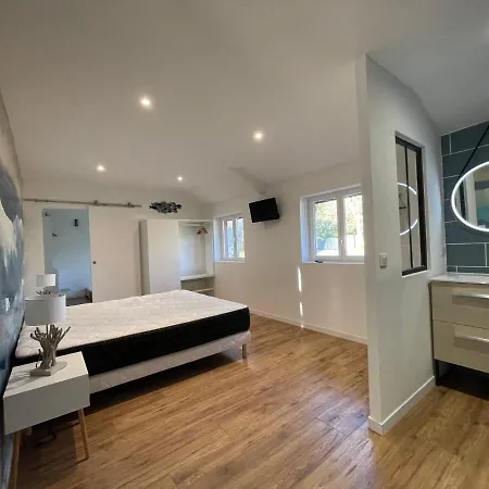 L Uni D 10 Pers Piscine Et Mini Ferme Proche Ocean Дом отдыха Азур