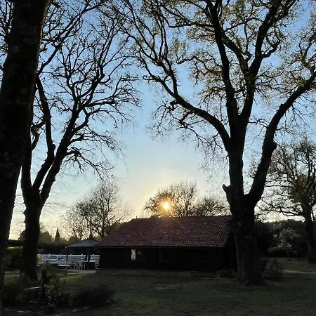 Дом отдыха L Uni D 10 Pers Piscine Et Mini Ferme Proche Ocean Азур